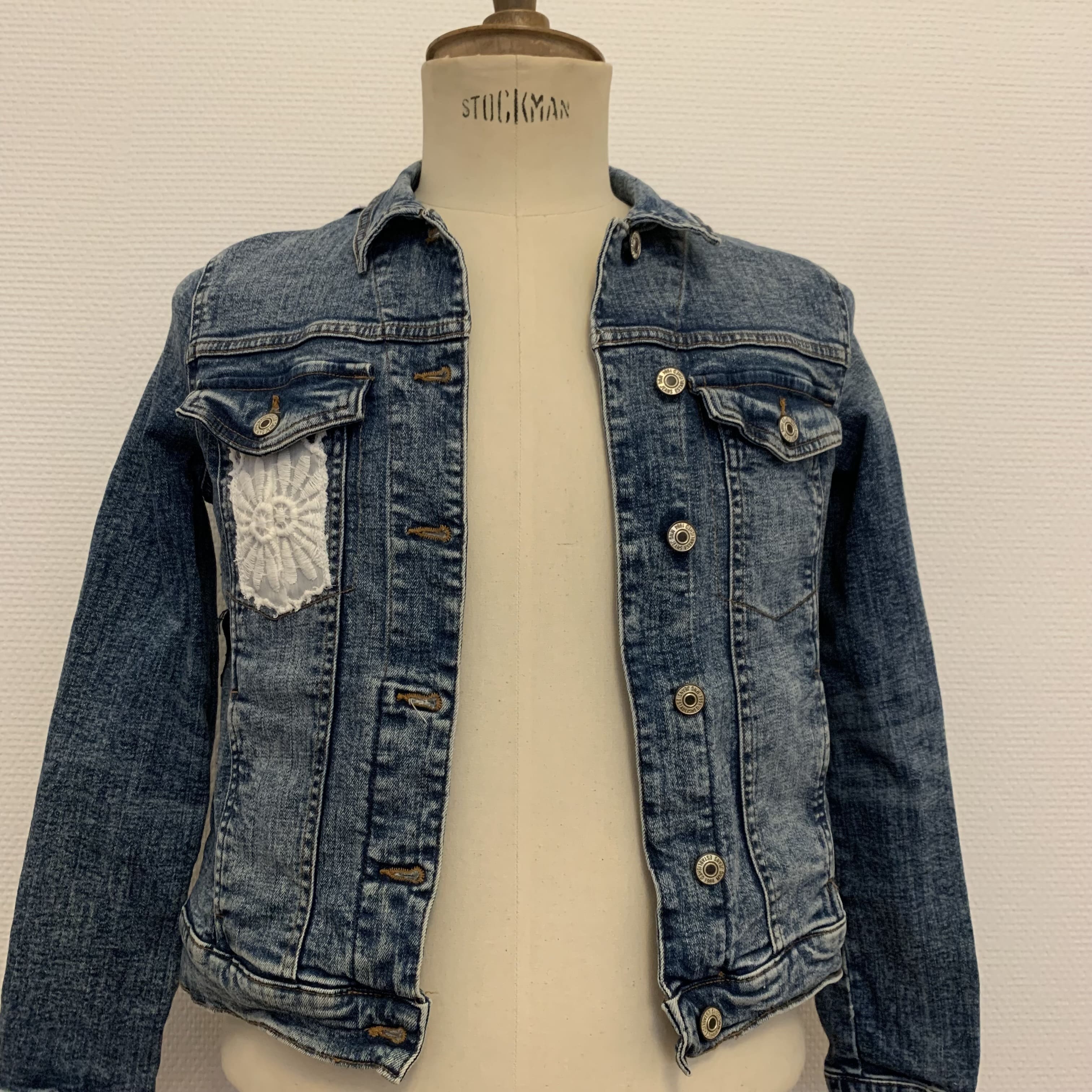 Broderie blanche